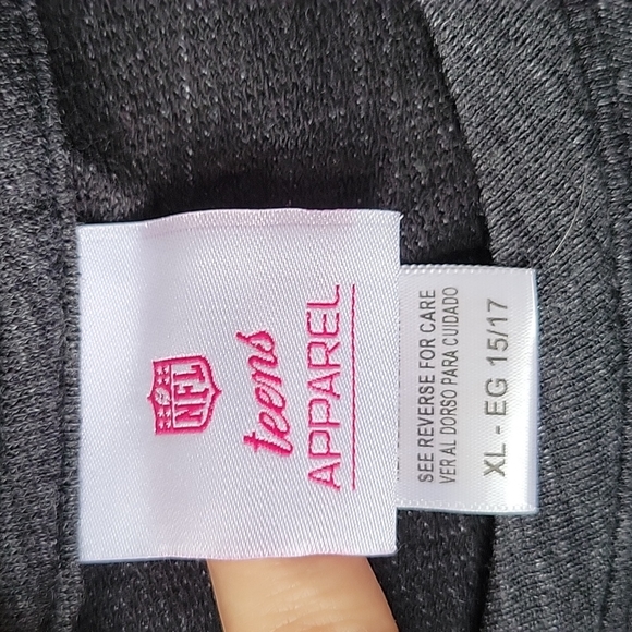 Pittsburgh Steelers Kangaroo Pocket Long Sleeve Tee with DEFECT - Picture 7 of 9